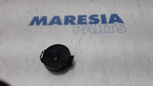 Gebruikte Sensor regen Renault Espace (RFCJ) 1.6 Energy dCi 160 EDC Prijs € 15,00 Margeregeling aangeboden door Maresia Parts