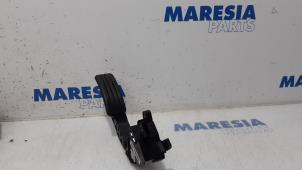 Gebruikte Sensor Gaspedaalpositie Renault Scénic III (JZ) 1.6 16V Prijs € 25,00 Margeregeling aangeboden door Maresia Parts