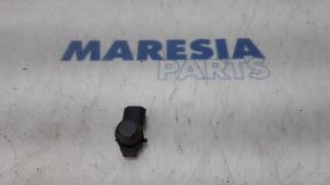 Gebruikte Sensor PDC Renault Kadjar (RFEH) 1.5 dCi DPF Prijs € 25,00 Margeregeling aangeboden door Maresia Parts