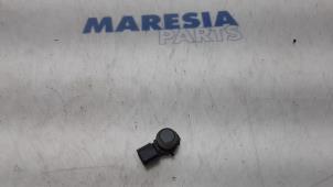 Gebruikte Sensor PDC Renault Kadjar (RFEH) 1.5 dCi DPF Prijs € 25,00 Margeregeling aangeboden door Maresia Parts