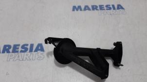 Gebruikte Olie aanzuigbuis Citroen C3 (SC) 1.6 HDi 92 Prijs € 20,00 Margeregeling aangeboden door Maresia Parts