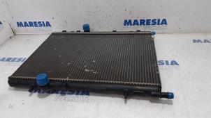 Gebruikte Radiateur Peugeot 307 CC (3B) 2.0 16V Prijs € 35,00 Margeregeling aangeboden door Maresia Parts