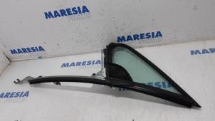 Gebruikte Ruit Driehoek links-voor Peugeot 307 CC (3B) 2.0 16V Prijs € 60,00 Margeregeling aangeboden door Maresia Parts