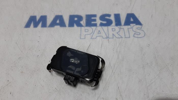 Gebruikte Regensensor Peugeot 307 CC (3B) 2.0 16V Prijs € 35,00 Margeregeling aangeboden door Maresia Parts
