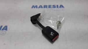 Gebruikte Veiligheidsgordel Insteek links-achter Peugeot 307 CC (3B) 2.0 16V Prijs € 50,00 Margeregeling aangeboden door Maresia Parts