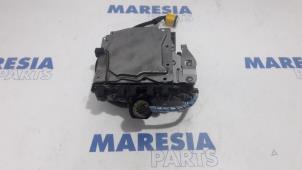 Gebruikte Kleppenblok hydraulisch Peugeot 207/207+ (WA/WC/WM) 1.6 16V VTi Prijs € 262,50 Margeregeling aangeboden door Maresia Parts