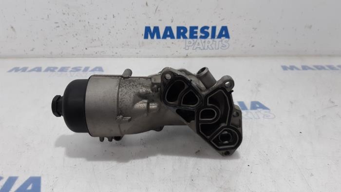 Gebruikte Oliefilterhouder Citroen C3 (SC) 1.6 HDi 92 Prijs € 50,00 Margeregeling aangeboden door Maresia Parts
