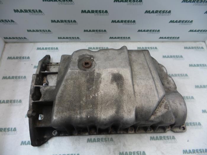 Gebruikte Carterpan Renault Kangoo (KC) 1.9 D 55 Prijs € 30,00 Margeregeling aangeboden door Maresia Parts
