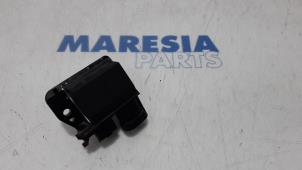 Gebruikte Koelvinweerstand Citroen C4 Picasso (3D/3E) 1.6 16V VTi 120 Prijs € 20,00 Margeregeling aangeboden door Maresia Parts