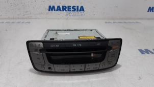 Gebruikte Radio CD Speler Peugeot 107 1.0 12V Prijs € 60,00 Margeregeling aangeboden door Maresia Parts