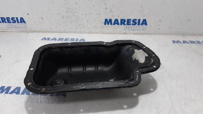 Gebruikte Carterpan Peugeot 206 (2A/C/H/J/S) 1.4 XR,XS,XT,Gentry Prijs € 25,00 Margeregeling aangeboden door Maresia Parts
