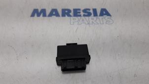 Gebruikte Relais Voorgloei Citroen Berlingo Cinqspace, Multispace 1.6i 16V Prijs € 15,00 Margeregeling aangeboden door Maresia Parts