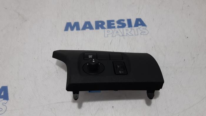 Gebruikte Dashboard deel Citroen Berlingo Cinqspace, Multispace 1.6i 16V Prijs € 30,00 Margeregeling aangeboden door Maresia Parts