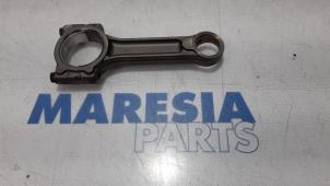 Gebruikte Drijfstang Renault Megane III Grandtour (KZ) 1.5 dCi 110 Prijs € 50,00 Margeregeling aangeboden door Maresia Parts