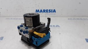 Gebruikte ABS Pomp Renault Megane III Grandtour (KZ) 1.5 dCi 110 Prijs € 207,90 Margeregeling aangeboden door Maresia Parts