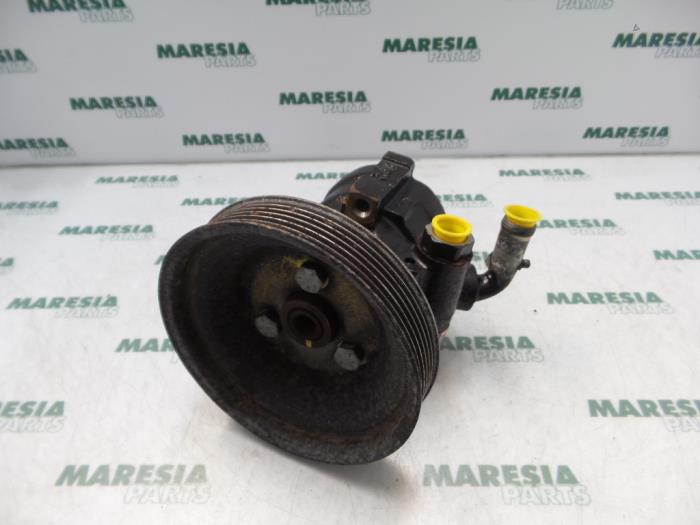 Gebruikte Stuurpomp Alfa Romeo 156 (932) 2.4 JTD Prijs € 50,00 Margeregeling aangeboden door Maresia Parts