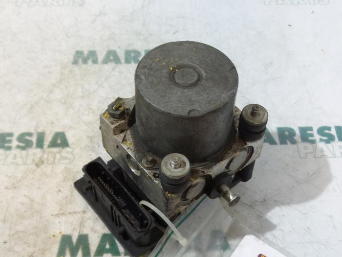 Gebruikte ABS Pomp Fiat Stilo (192A/B) 1.9 JTD 80 5-Drs. Prijs € 75,00 Margeregeling aangeboden door Maresia Parts