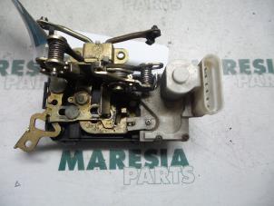 Gebruikte Deurslot Mechaniek 2Deurs rechts Fiat Barchetta (183) 1.8 16V Prijs € 35,00 Margeregeling aangeboden door Maresia Parts