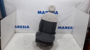 Gebruikte Voorstoel rechts Fiat 500 (312) 0.9 TwinAir 85 Prijs € 157,50 Margeregeling aangeboden door Maresia Parts