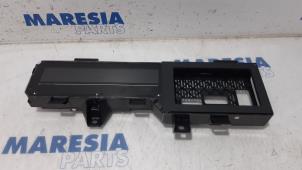 Gebruikte Instrumentenpaneel Renault Grand Scénic III (JZ) 1.4 16V TCe 130 Prijs € 100,00 Margeregeling aangeboden door Maresia Parts