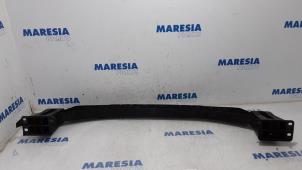 Gebruikte Bumperbalk voor Peugeot 308 (4A/C) 1.6 16V THP 150 Prijs € 25,00 Margeregeling aangeboden door Maresia Parts