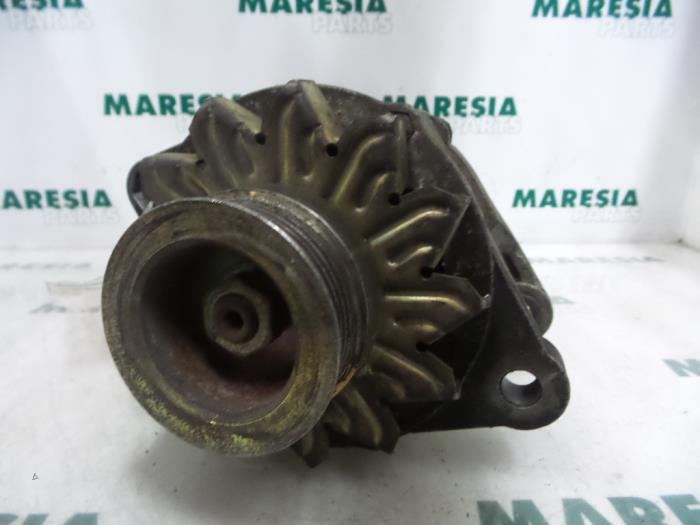 Gebruikte Dynamo Lancia Delta (836) 2.0 HF 16V Turbo Prijs € 75,00 Margeregeling aangeboden door Maresia Parts