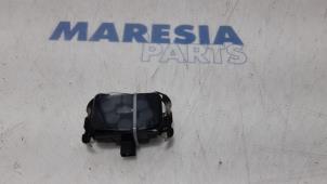 Gebruikte Regensensor Renault Espace (JK) 2.0 dCi 16V 175 FAP Prijs € 25,00 Margeregeling aangeboden door Maresia Parts