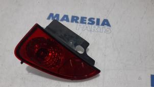 Gebruikte Mistachterlicht Renault Espace (JK) 2.0 dCi 16V 175 FAP Prijs € 10,00 Margeregeling aangeboden door Maresia Parts