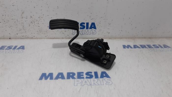 Gebruikte Sensor Gaspedaalpositie Renault Espace (JK) 2.0 dCi 16V 175 FAP Prijs € 29,99 Margeregeling aangeboden door Maresia Parts