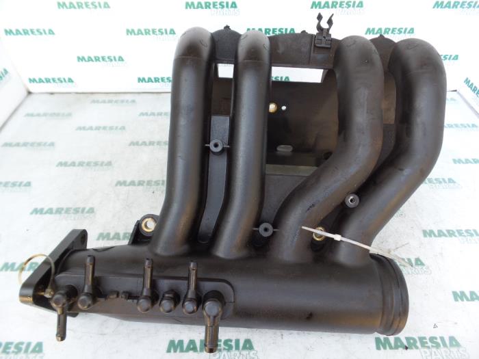Gebruikte Spruitstuk Inlaat Renault Kangoo Express (FC) 1.2 Prijs € 30,00 Margeregeling aangeboden door Maresia Parts