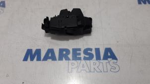 Gebruikte Slotmechaniek Achterklep Peugeot 508 SW (8E/8U) 1.6 THP 16V Prijs € 14,50 Margeregeling aangeboden door Maresia Parts