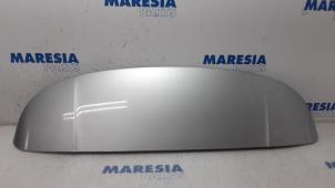 Gebruikte Spoiler achterklep Renault Clio IV Estate/Grandtour (7R) 1.5 Energy dCi 90 FAP Prijs € 105,00 Margeregeling aangeboden door Maresia Parts