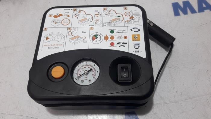 Compressor van een Renault Clio IV Estate/Grandtour (7R) 1.5 Energy dCi 90 FAP 2015