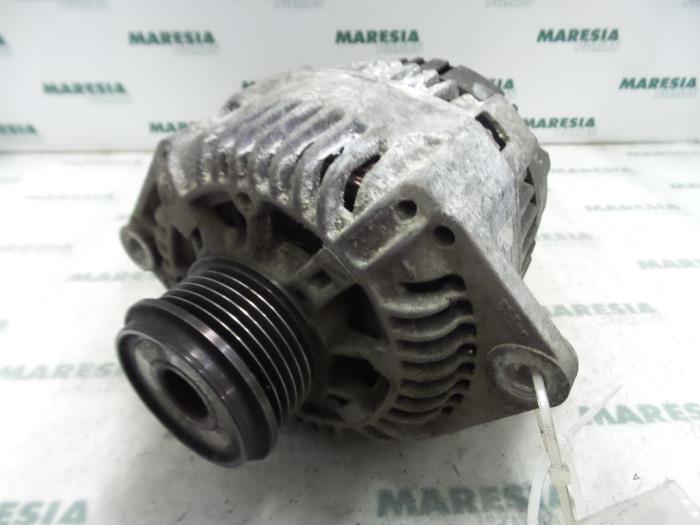 Gebruikte Dynamo Renault Scénic I (JA) 1.9 dCi Prijs € 85,00 Margeregeling aangeboden door Maresia Parts