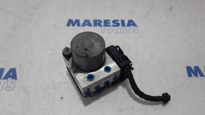 Gebruikte ABS Pomp Alfa Romeo MiTo (955) 1.4 Multi Air 16V Prijs € 130,20 Margeregeling aangeboden door Maresia Parts