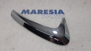 Gebruikte Carrosserielijst Peugeot 308 CC (4B) 1.6 16V THP 150 Prijs € 50,00 Margeregeling aangeboden door Maresia Parts