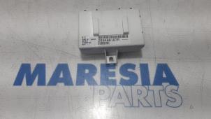 Gebruikte Navigatie Module Renault Captur (2R) 1.2 TCE 16V EDC Prijs € 35,00 Margeregeling aangeboden door Maresia Parts