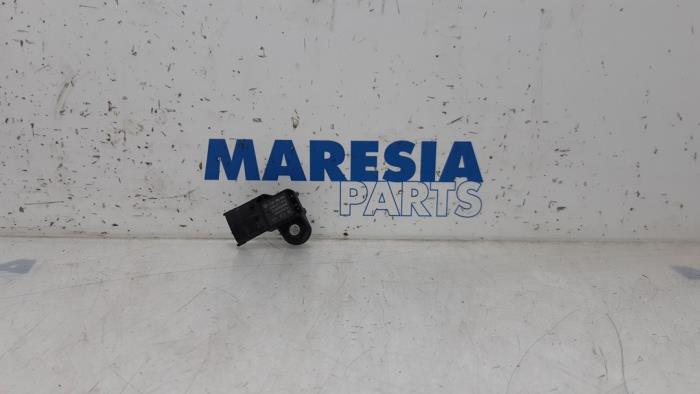 Gebruikte Turbodruk sensor Renault Captur I (2R) 1.2 TCE 16V EDC Prijs € 25,00 Margeregeling aangeboden door Maresia Parts