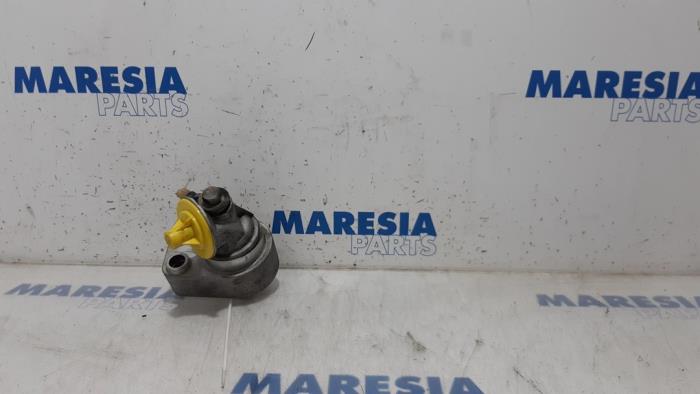 Gebruikte Oliefilterhouder Renault Megane III Grandtour (KZ) 1.5 dCi 95 Prijs € 65,00 Margeregeling aangeboden door Maresia Parts