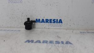 Gebruikte Waterpomp Renault Espace (JK) 2.0 dCi 16V 175 FAP Prijs € 25,00 Margeregeling aangeboden door Maresia Parts