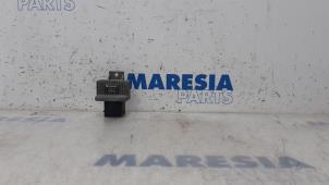 Gebruikte Relais Voorgloei Peugeot Bipper (AA) 1.4 HDi Prijs € 35,00 Margeregeling aangeboden door Maresia Parts