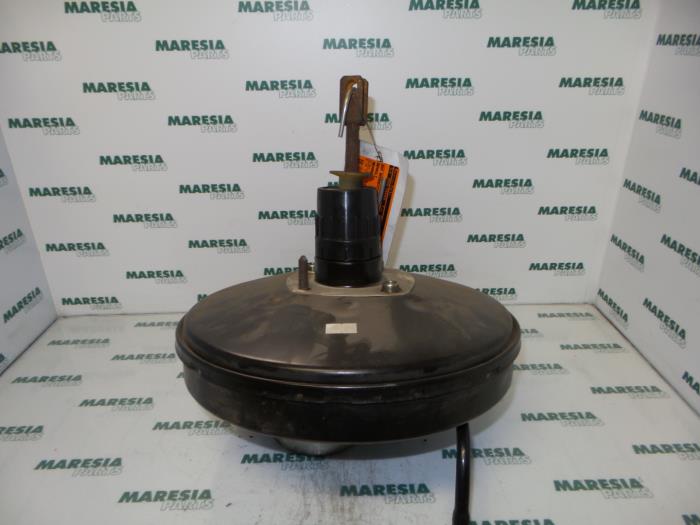 Gebruikte Rembooster Renault Megane II (BM/CM) 1.5 dCi 80 Prijs € 50,00 Margeregeling aangeboden door Maresia Parts