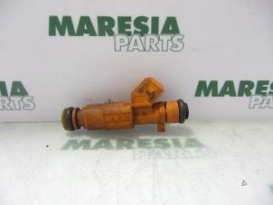Gebruikte Injector (benzine injectie) Alfa Romeo 156 (932) 2.0 Twin Spark 16V Prijs € 25,00 Margeregeling aangeboden door Maresia Parts