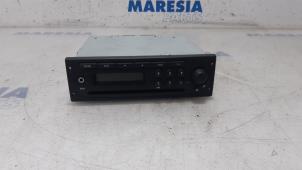 Gebruikte Radio CD Speler Renault Twingo II (CN) 1.2 16V Prijs € 90,00 Margeregeling aangeboden door Maresia Parts