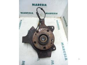 Gebruikte Asschenkel rechts-voor Renault Espace (JE) 2.0i RTE,RXE Prijs € 50,00 Margeregeling aangeboden door Maresia Parts