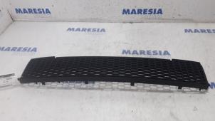 Gebruikte Grille Fiat 500 (312) 1.2 69 Prijs € 20,00 Margeregeling aangeboden door Maresia Parts