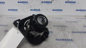 Gebruikte Mistlamp links-voor Fiat 500 (312) 1.2 69 Prijs € 25,00 Margeregeling aangeboden door Maresia Parts