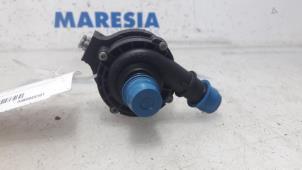 Gebruikte Waterpomp Renault Grand Scénic III (JZ) 1.4 16V TCe 130 Prijs € 25,00 Margeregeling aangeboden door Maresia Parts