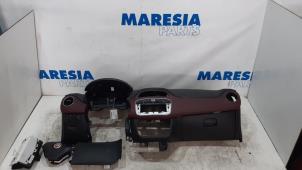 Gebruikte Airbag set + dashboard Fiat Punto Evo (199) 1.3 JTD Multijet 85 16V Euro 5 Prijs € 275,00 Margeregeling aangeboden door Maresia Parts