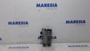 Gebruikte Start/Stop computer Peugeot 308 SW (L4/L9/LC/LJ/LR) 1.6 BlueHDi 120 Prijs € 105,00 Margeregeling aangeboden door Maresia Parts